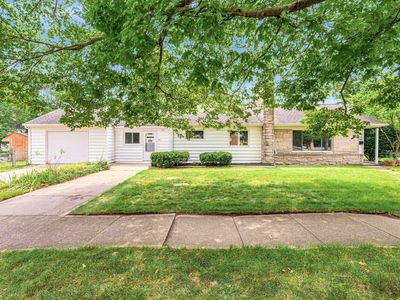 102 S Greenlawn Ave