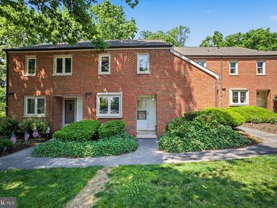 25 Beechtree Ln