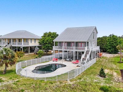 7613 Belle Fontaine Dr