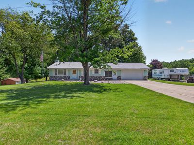 2695 Gilletts Lake Rd