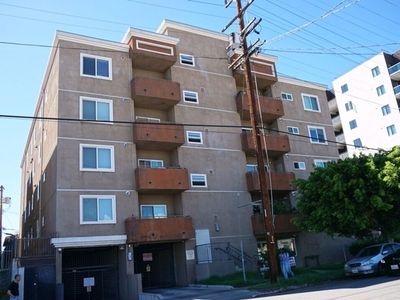 1029 S Hobart Blvd APT 202