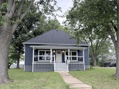727 Moore St