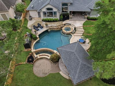 63 W Horizon Ridge Pl