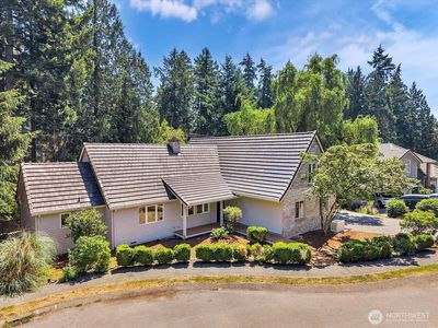 3851 Ambleside Lane NE