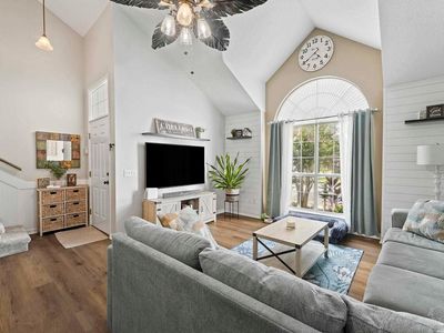 1364 Redwood Ln