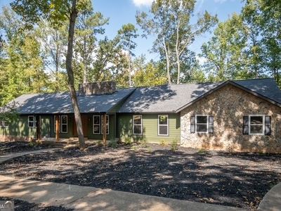 160 Lakeforest Dr