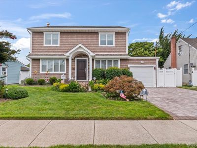 28 Lee Avenue