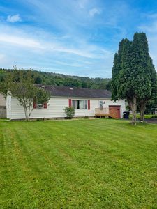410 Meadow Ln