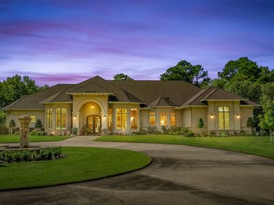 2002 N Cross Dr