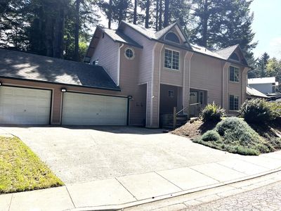 7025 London Dr