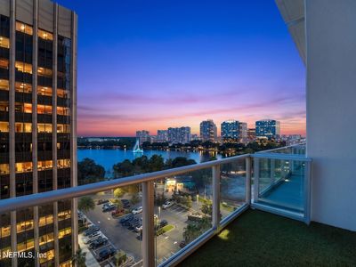 150 E ROBINSON Street #817