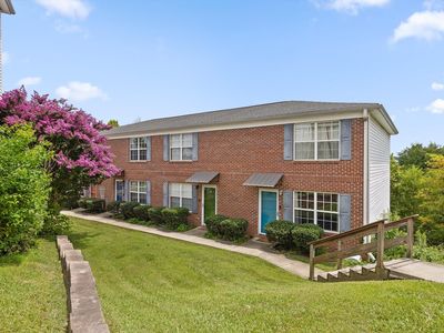 2416 Executive Park NW