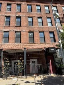 103 4th Ave APT 1L