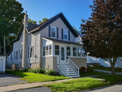 3 Bethune St