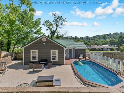 449 Strawberry Rd
