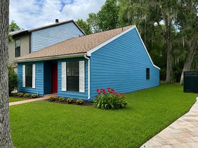 935 Village Dr