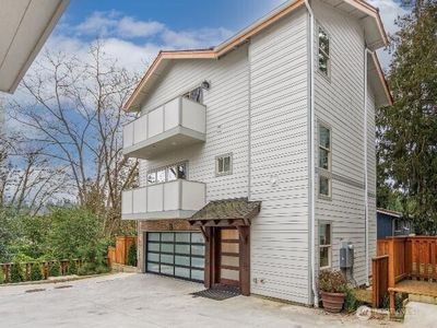 13716 30 Avenue NE #B