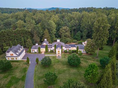 320 Farmington Dr
