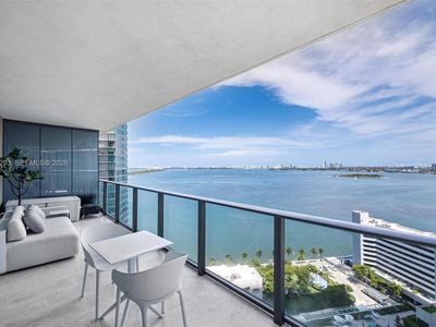 650 NE 32nd St Unit 2101