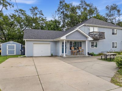 5221 Navajo St