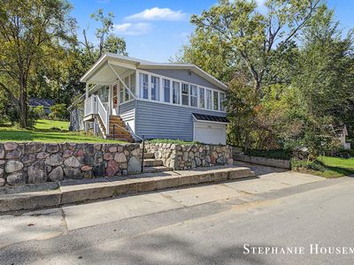 6765 Kitson Dr NE