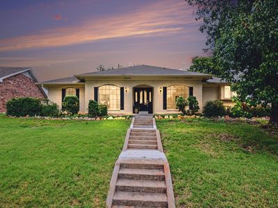 1702 Surrey Ct