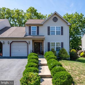 738 Maria Ave