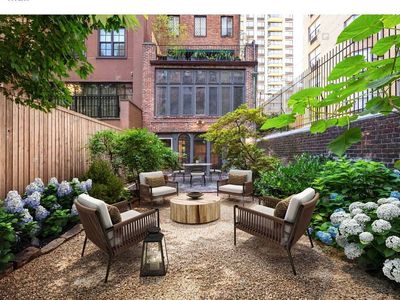 350 E 84th St