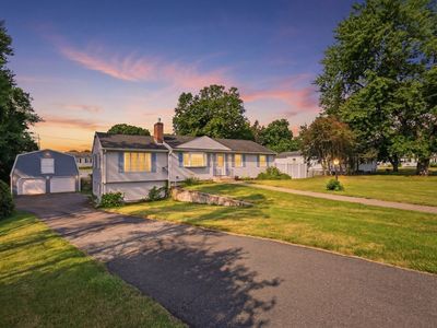 33 Alandale Dr