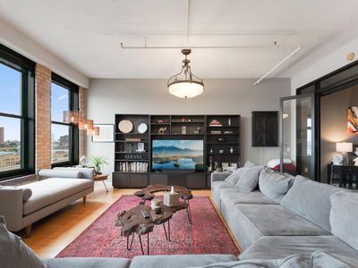 290 Market St Unit 811