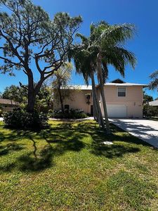 658 95th Ave N