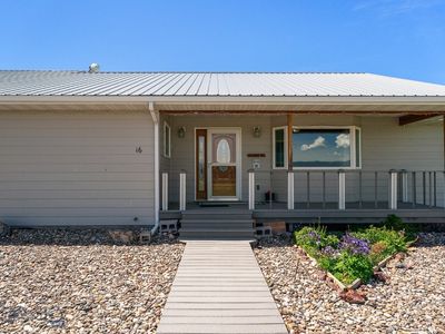 16 Windy Meadow Dr