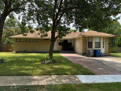2704 Marbella Ln