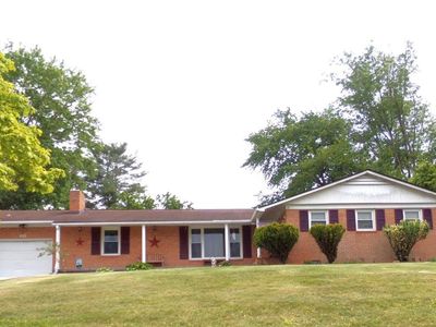 303 Mountain Dr