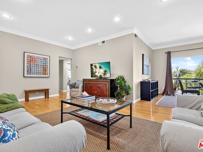 612 S Barrington Ave APT 417