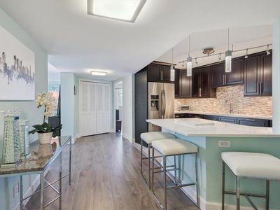 3000 Holiday Dr #506