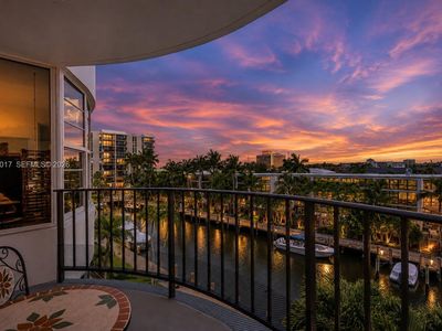 3051 NE 48th St APT 406