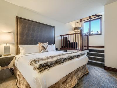 26 Avondale Lane #103