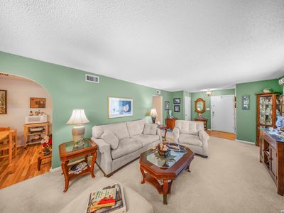 8915 Datapoint Dr. #49G