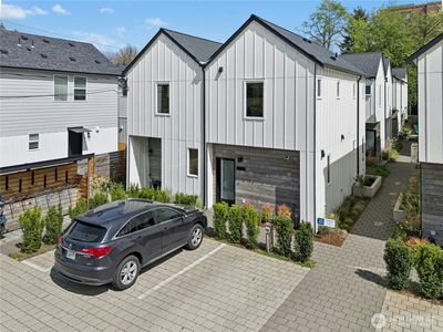 10354 Wallingford Ave N #B