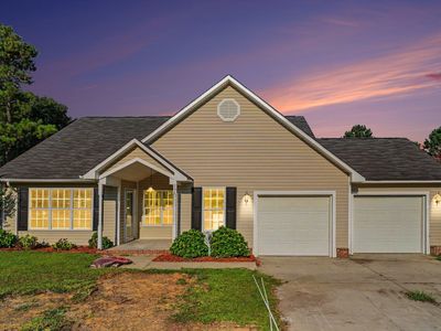 596 Colonial Hills Dr