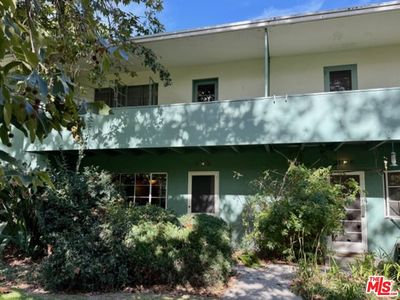 5390 Village Grn