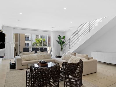 1034 NE 18th Ave #205