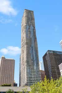 225 N Columbus Dr Unit 5611