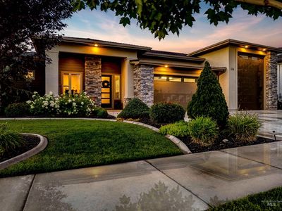 536 W Oak Springs Dr