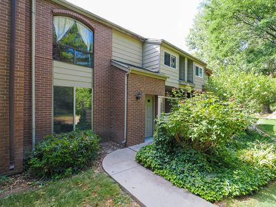 3221 Shadowbrook Cir