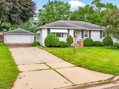 1049 Gregory St