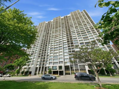 3200 N Lake Shore Dr APT 2102
