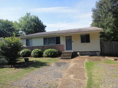 505 E Academy Ave