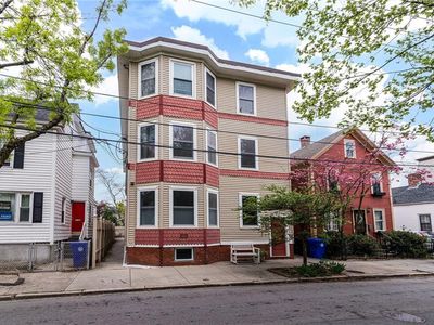 35 Kenyon St APT 3